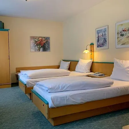 מלון Parkhotel 3*