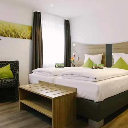 מלון Parkhotel 3*
