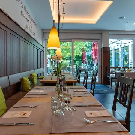 Parkhotel מלון 3*
