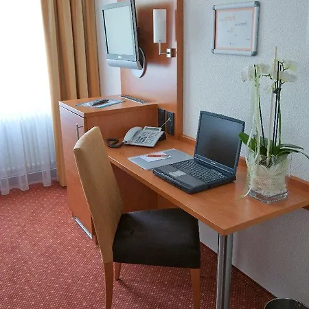 Parkhotel מלון 3*