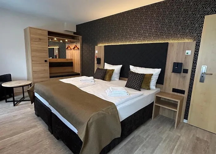 Отель Parkhotel 3*