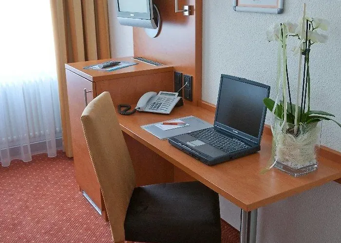Parkhotel Отель 3*